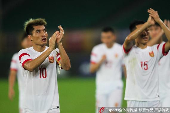 粤媒:佩兰不放心防线才继续用郑智 国足没他该