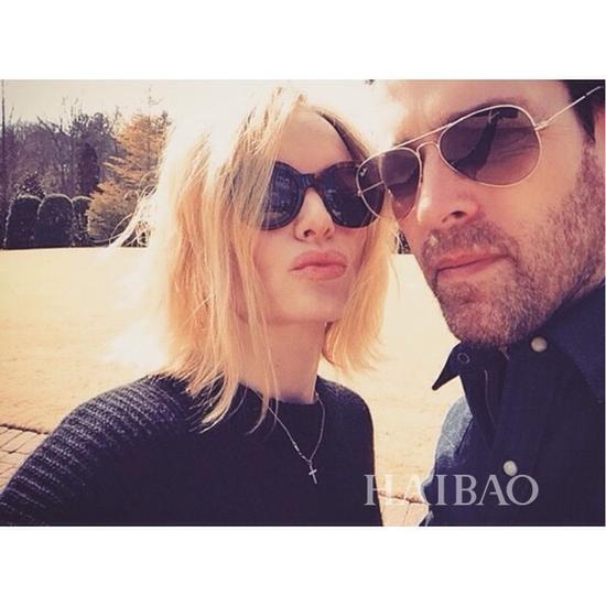 Kate Bosworth与老公Michael Polish带着墨镜,酷感十足