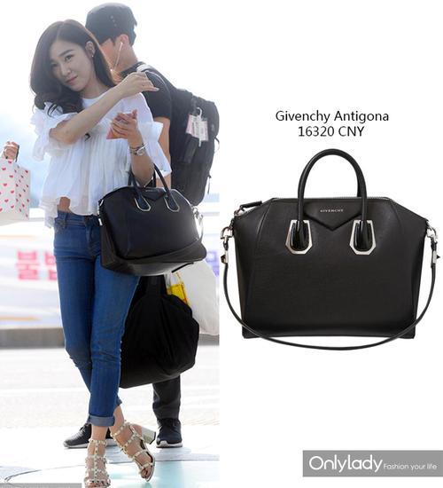 又大又沉的Givenchy Antigona,娇小的Tiffany快是hold不住了