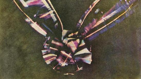 世界上第一张彩色照片,由麦克斯韦拍摄,时间是在1861年