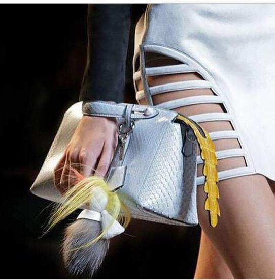 芬迪(Fendi)包包秀场细节图