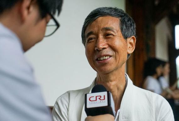 王汝南先生接受国际台记者采访