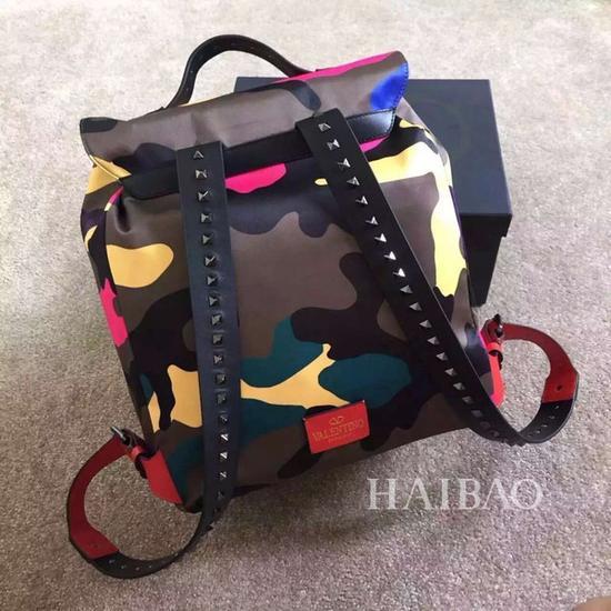 华伦天奴 (Valentino) 铆钉双肩包