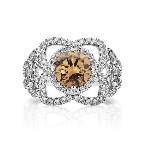 De Beers Enchanted Lotus 香槟色美钻戒指