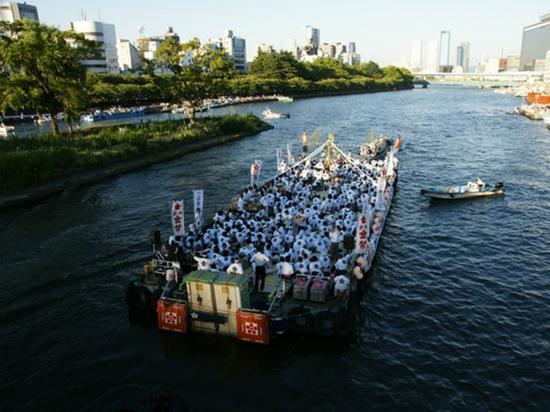 天神祭又被称为“水火节”