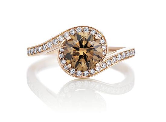 De Beers CARESS 香槟色美钻戒指