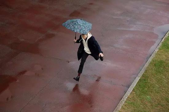 不对称的怪雨伞 senz°