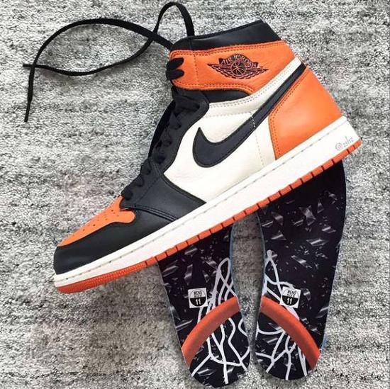 黑、白、橘拼色款的“Shattered Backboard”