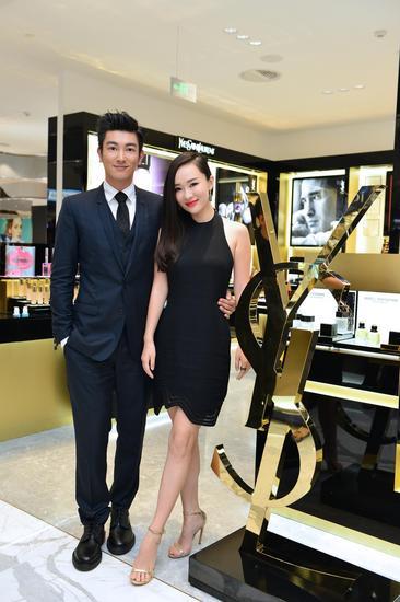 霍思燕杜江夫妇光临YSL圣罗兰美妆SKP旗舰店