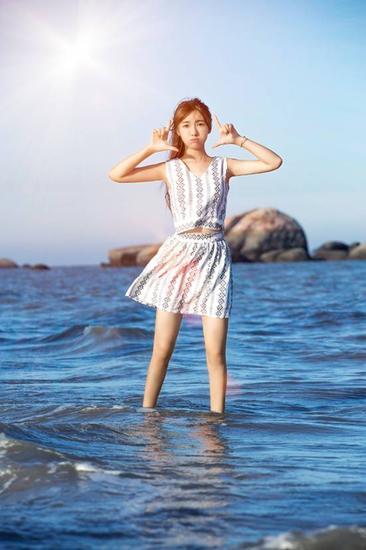 这个夏天,美女和集美手势更配哦