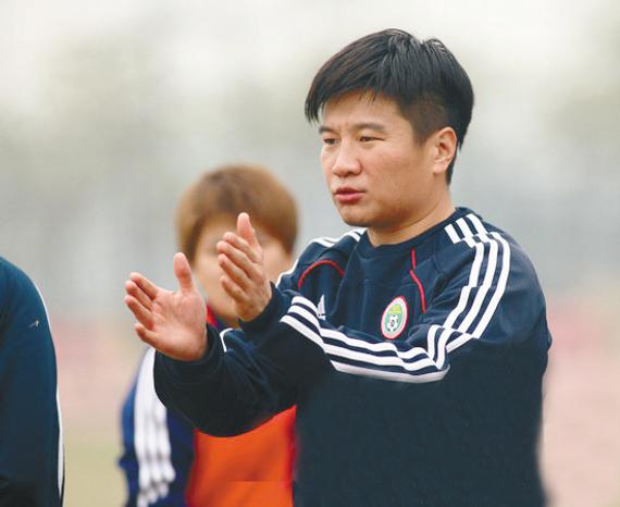 李金羽进入国足工作 李铁仍是中方教练组一员