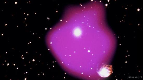 星系NGC 2300,科学家们认为它周围被暗物质围绕