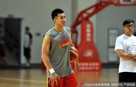 郭艾伦在最后时刻入选了中国男篮亚锦赛名单