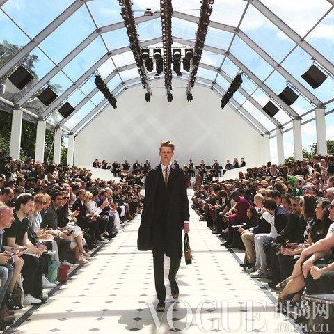 第十名: Burberry 420万粉丝