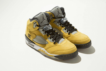 初回发售日期:2011年/初回发售价格:USD 206/eBay参考价格:USD 4250 – 5000
