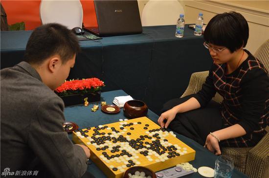新人王决赛於之莹番棋击败男棋手夺冠