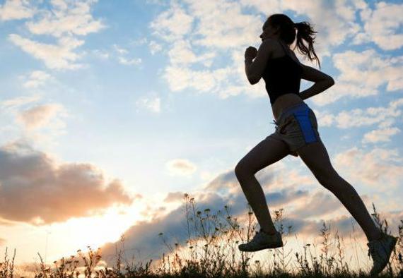 女生比男生更爱跑步，七成跑友喜欢夜跑。