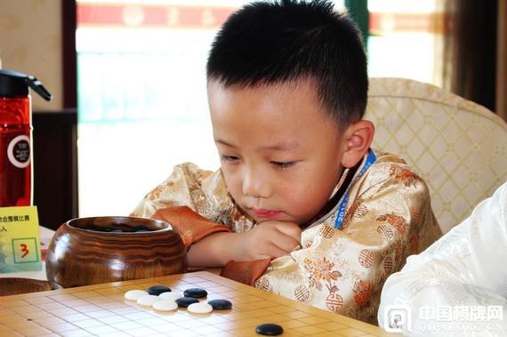 7岁小将彭子木出战智运会围棋赛