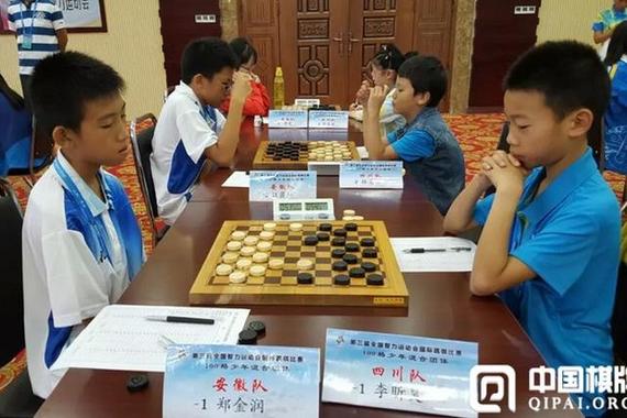 众多小棋手参赛