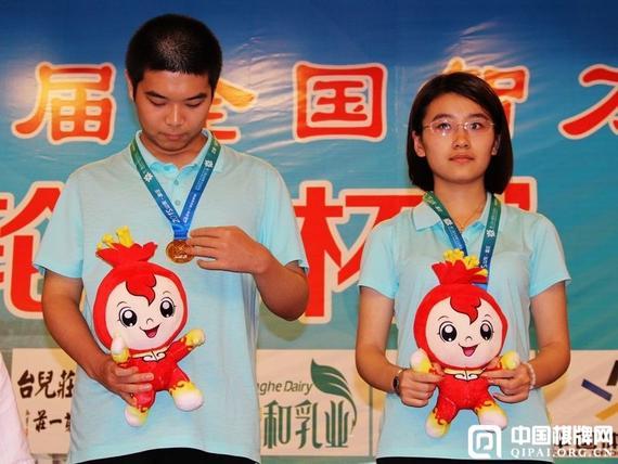 芈昱廷於之莹摘围棋混双金牌