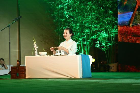 主茶艺师马嘉表演