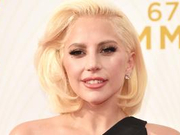 组图：艾美奖红毯女星斗艳 Gaga清新现身