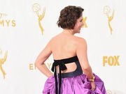 组图：玛吉-吉伦哈尔拼接长裙性感现身