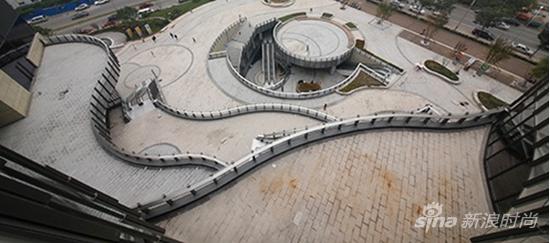 俯瞰下沉式庭院(资料图)