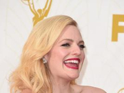 艾美奖《广告狂人》莫斯红唇大嘴狂笑 