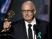 艾美奖《透明》塔伯演变性人获喜剧类视帝