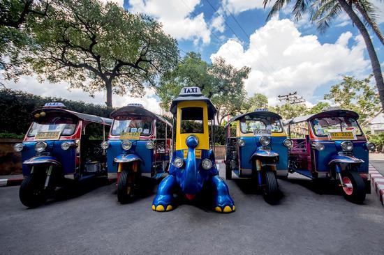 2015 安纳塔拉曼谷大象巡游 参展作品 Tuk Tuk(的哥小象 )
