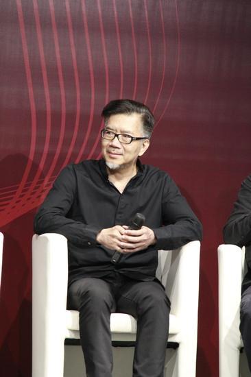 柯佐融谈到了流行一时的微拍,“艺典达人”的出现,可以作为一个整合的平台,让互联网时代下的艺术品交易走出一条更好的路。