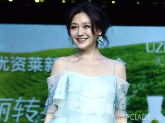 脸有多大阴影面积就多大!明星发型解救大脸盘