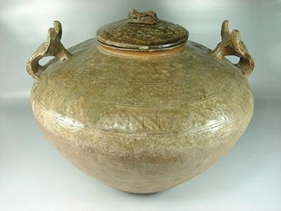 浙东越窑青瓷博物馆藏品:青釉水波双耳瓿