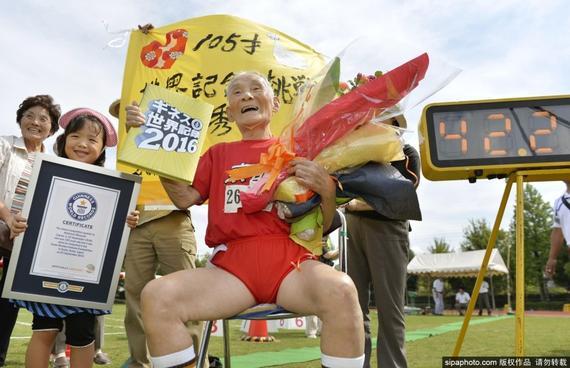 日本老人宫崎秀吉创造105岁老人百米记录