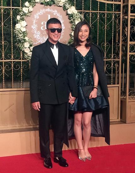 孙红雷带着老婆现身红毯