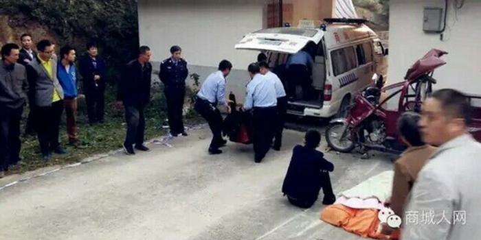 死人口里含什么_死人花圈图片