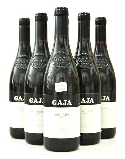 意大利 嘉雅苏里蒂丁园葡萄酒 拍品编号:1040 起拍价格:700 欧元