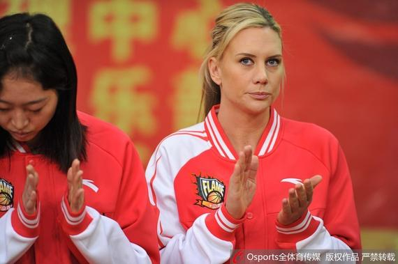 实习女篮选择泰勒暂时代替玛雅摩尔