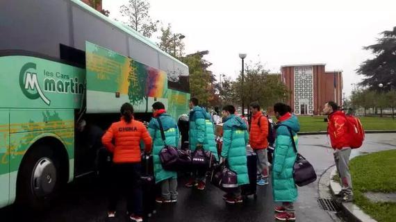 中国体操队前往格拉斯哥