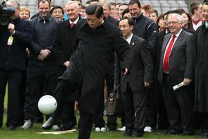 习大大怒秀脚法