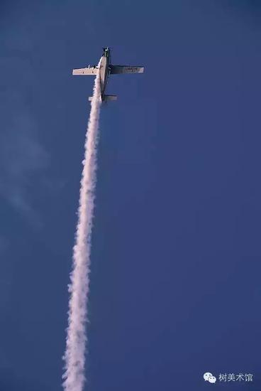 太空绘画的直径在10公里至30公里之间,这是局部特写