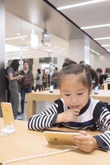 中国辽宁大连百年城Apple Store零售店
