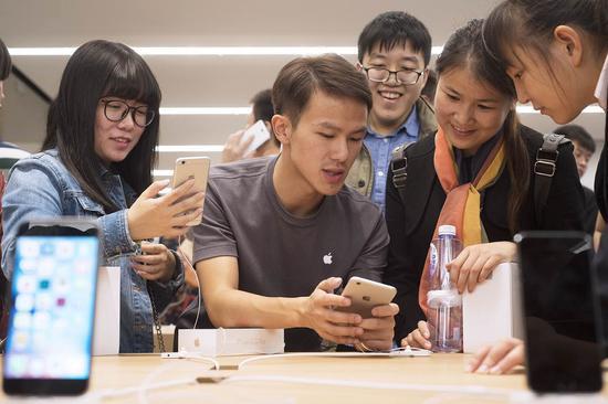 中国辽宁大连百年城Apple Store零售店