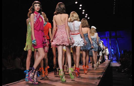 2011年巴黎春夏时装周上 John Galliano 为Dior 设计的女装