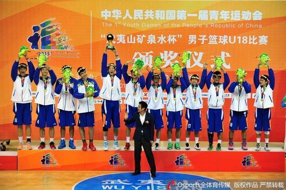 深圳队获得青运会男篮U18冠军