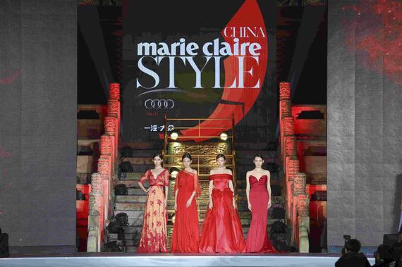 美素MAYSU为现场来宾带来彩妆秀—中国色彩▪桃花妆