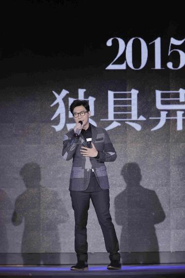 著名歌手品冠深情演唱