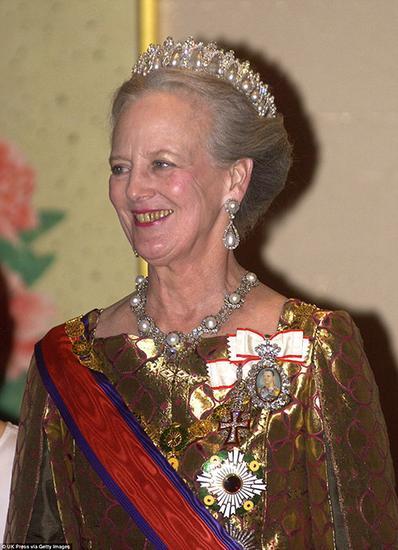 Pearl Poiré Tiara