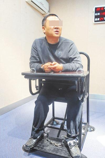 嫌疑人石二群